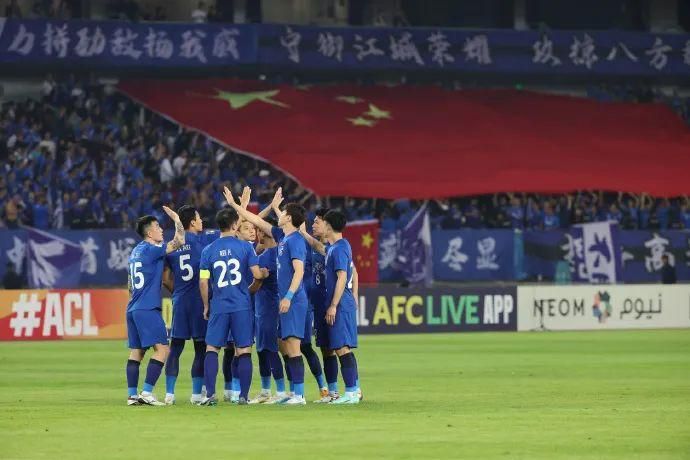 《白塔之光》北影节大丰收 辛柏青获最佳男主角 2023-04-30 4月29日，第十三届北京国际电影节举办闭幕式暨颁奖典礼，由张律执导，黄建新担任总监制、李迅任文学顾问，辛柏青、黄尧、领衔主演，田壮壮、南吉、李勤勤、王宏伟主演的电影《白塔之光》夺得最佳编剧、最佳男主 《大风杀》定档5月1日 白客辛柏青上演现实大逃杀 2025-03-27 3月27日，犯罪电影《大风杀》发布定档预告及海报，宣布将于5月1日上映。