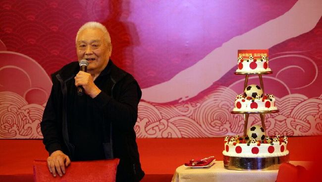 报告中提到其粉丝群体也在“稳步扩大” ，但这代表了完全不同的IP路径。