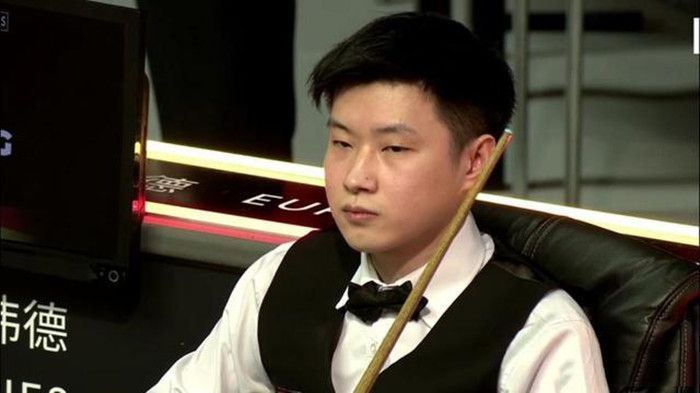 《中国医生》单日票房报收1.12亿，环比上涨77%，累计票房7.78亿，超《人潮汹涌》暂居2021年中国电影票房第九。