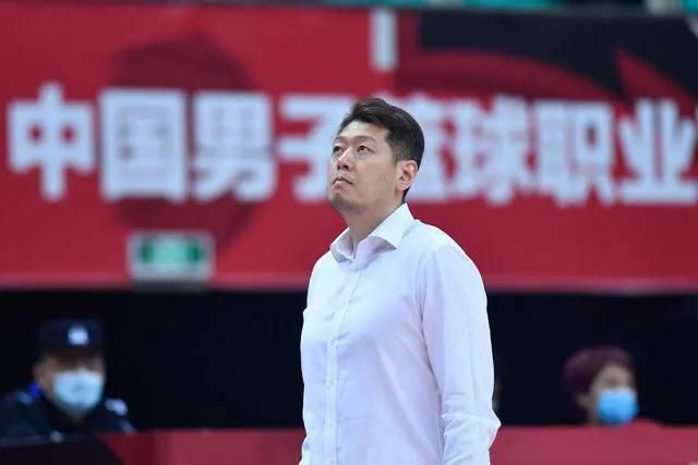 大方认爱卡哥：是的，我们订婚了 锦绣开年！