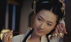 杜阿·利帕化身核能少女阿丽塔，以动人歌声演绎了一场荡气回肠的的冒险之旅，完美声线荡涤在金属质感的未来都市中 布帕太姆·阿布杜喀迪尔 2025-08-27 《阿丽塔》即将全球发布 杜阿·利帕触电核能少女 2019-01-05 由二十世纪福斯出品，科幻电影大师詹姆斯·卡梅隆编剧及监制、鬼才导演罗伯特·罗德里格兹执导的科幻动作视效巨制《阿丽塔：战斗天使》已确定引进内地。
